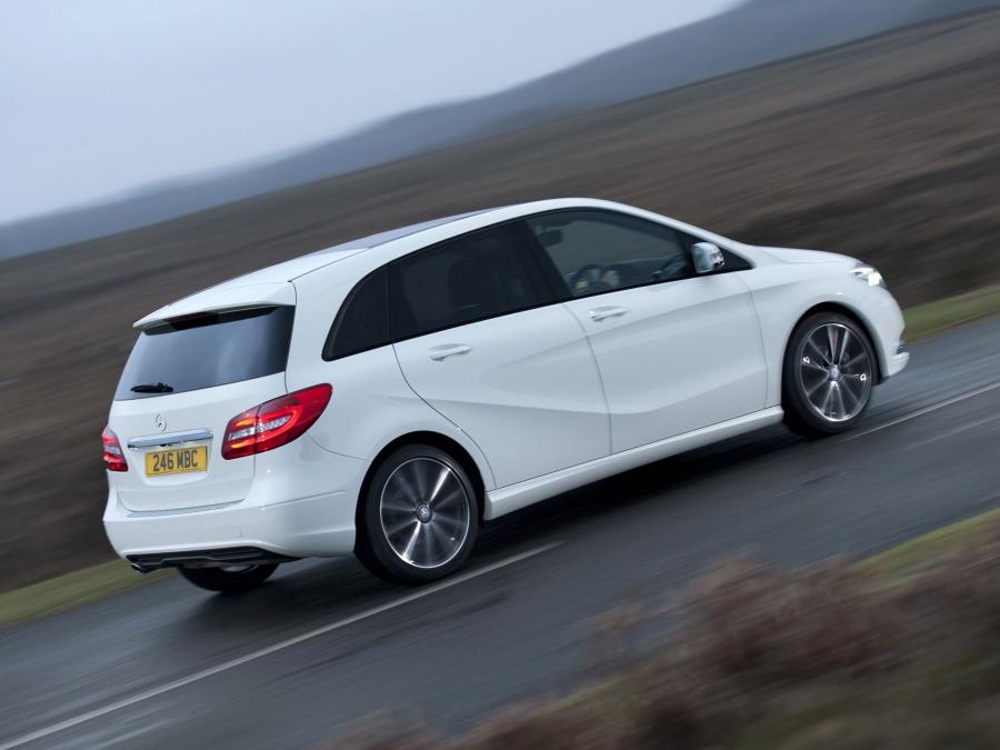  Mercedes-Benz B200 BlueEFFICIENCY 2012 года  (UK) (фото 10 из 14)